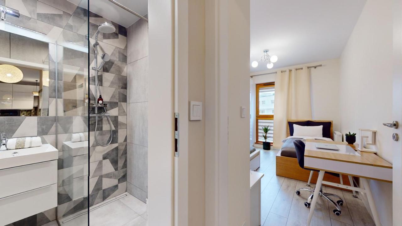 Family House Near The Market Square -perfect For Family & Business - Ksiecia Witolda Street 500 Steps To Market Square - 2 Bedrooms,2 Parking Places