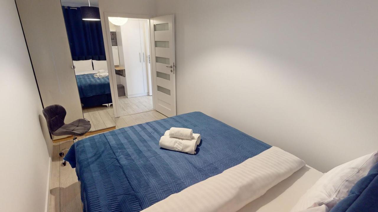 Family House Near The Market Square -perfect For Family & Business - Ksiecia Witolda Street 500 Steps To Market Square - 2 Bedrooms,2 Parking Places * Breslau