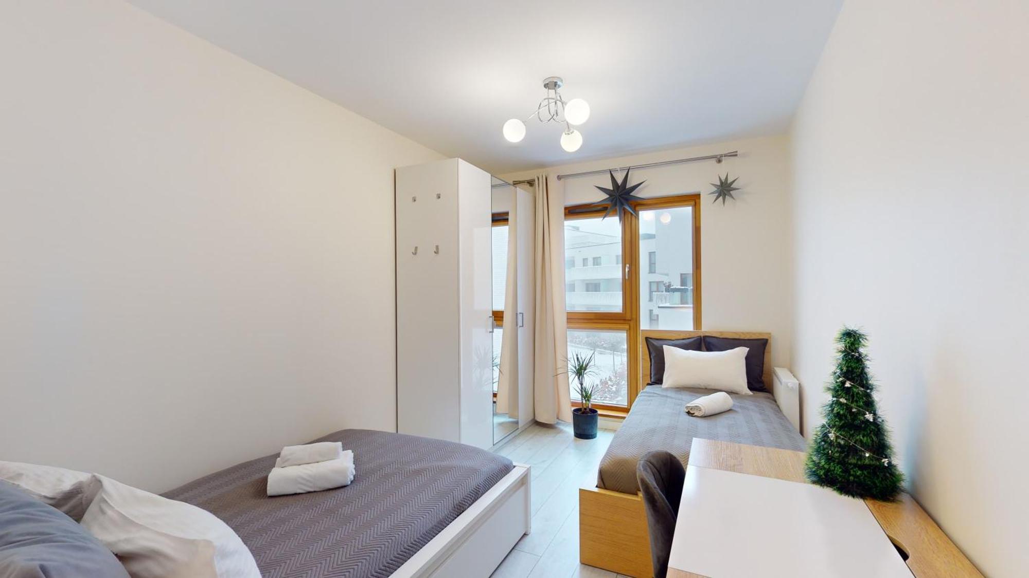 Apartment Family House Near The Market Square -perfect For Family & Business - Ksiecia Witolda Street 500 Steps To Market Square - 2 Bedrooms,2 Parking Places Breslau