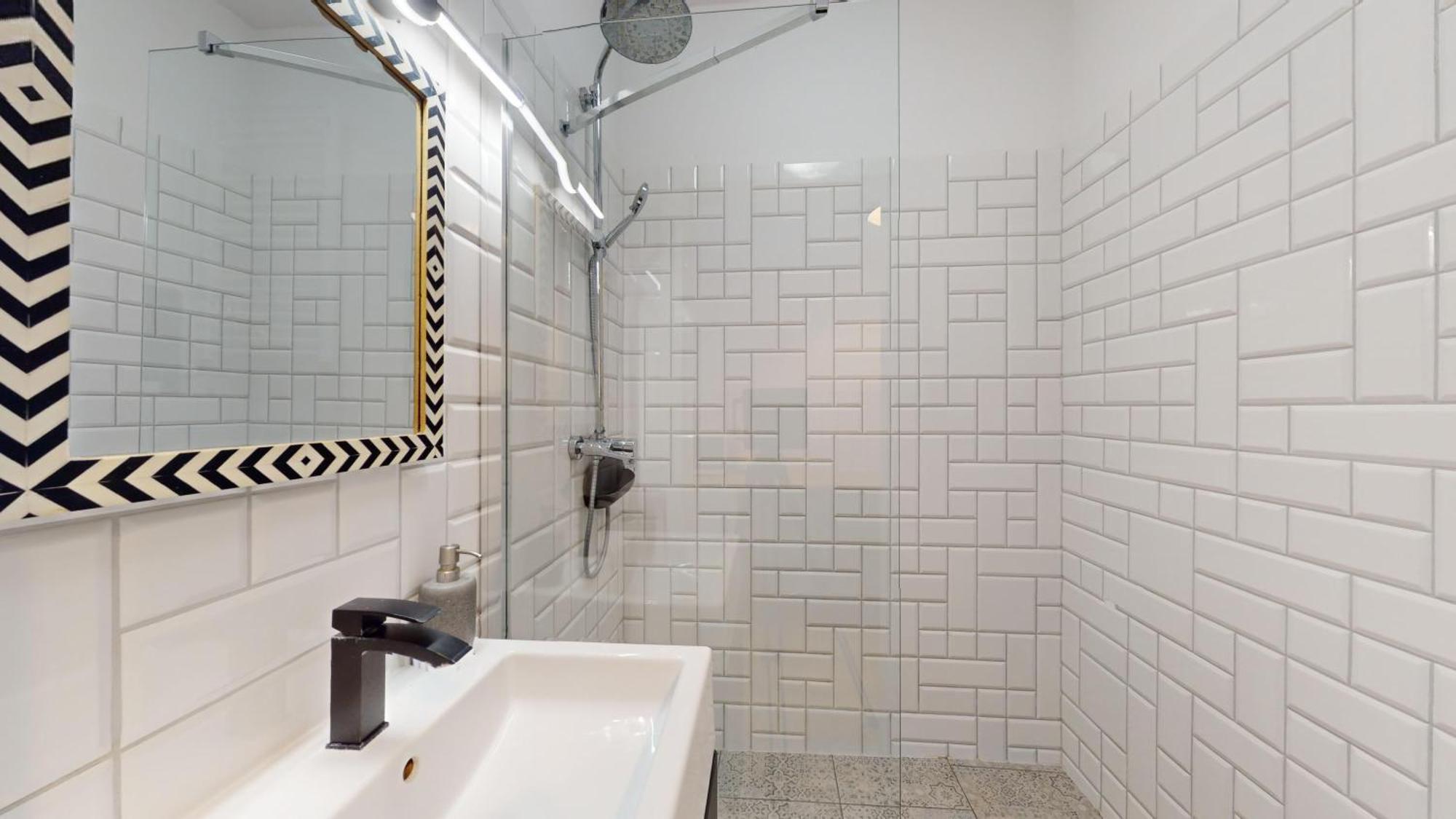 Family House Near The Market Square -perfect For Family & Business - Ksiecia Witolda Street 500 Steps To Market Square - 2 Bedrooms,2 Parking Places Apartment *