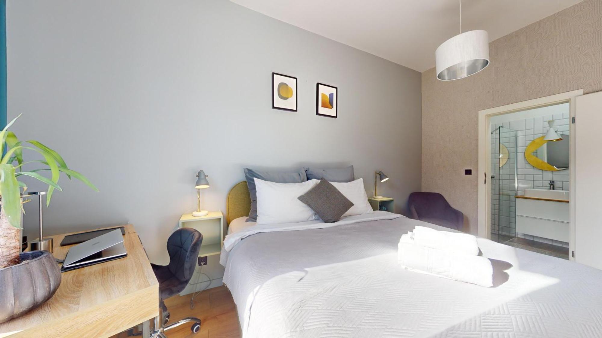 Apartment Family House Near The Market Square -perfect For Family & Business - Ksiecia Witolda Street 500 Steps To Market Square - 2 Bedrooms,2 Parking Places *