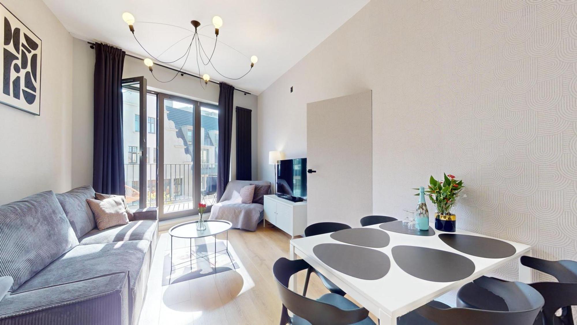 Apartment Family House Near The Market Square -perfect For Family & Business - Ksiecia Witolda Street 500 Steps To Market Square - 2 Bedrooms,2 Parking Places