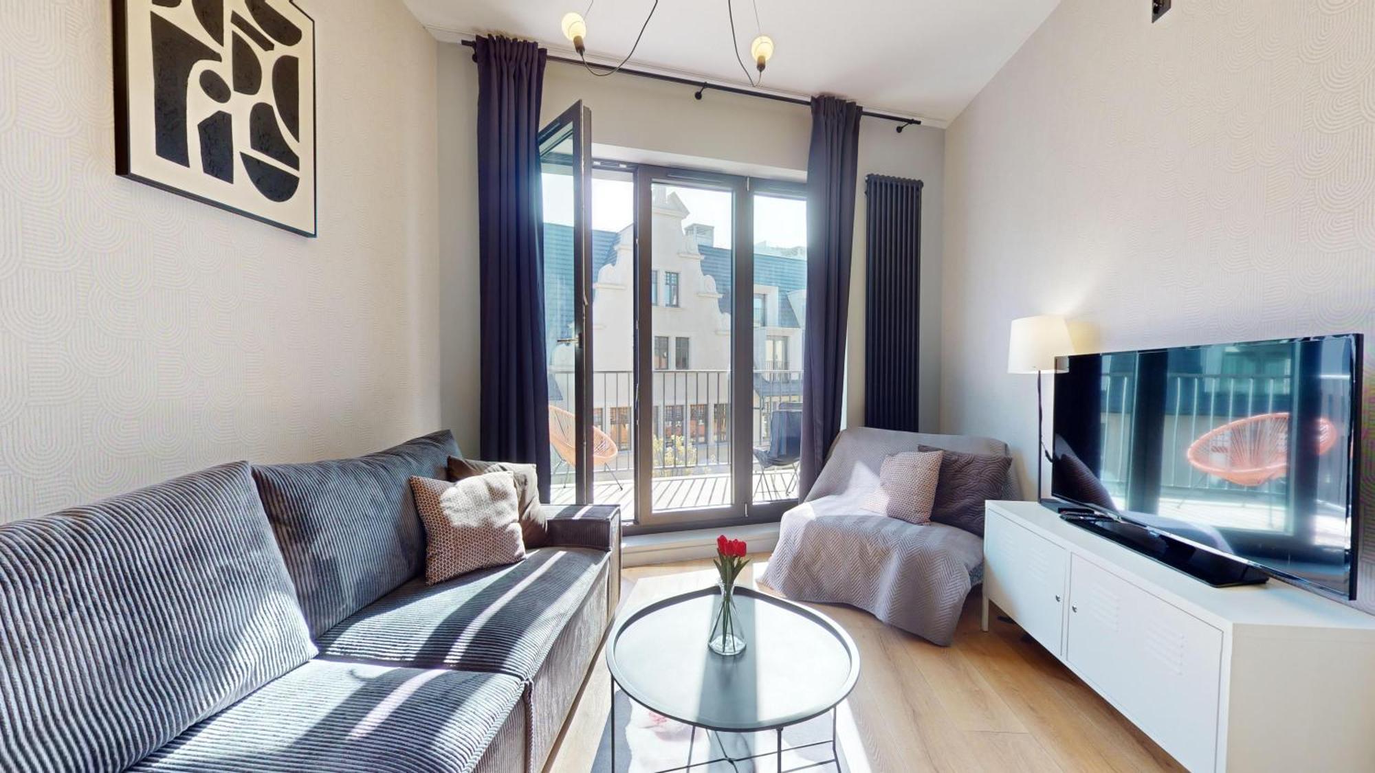 Family House Near The Market Square -perfect For Family & Business - Ksiecia Witolda Street 500 Steps To Market Square - 2 Bedrooms,2 Parking Places Breslau