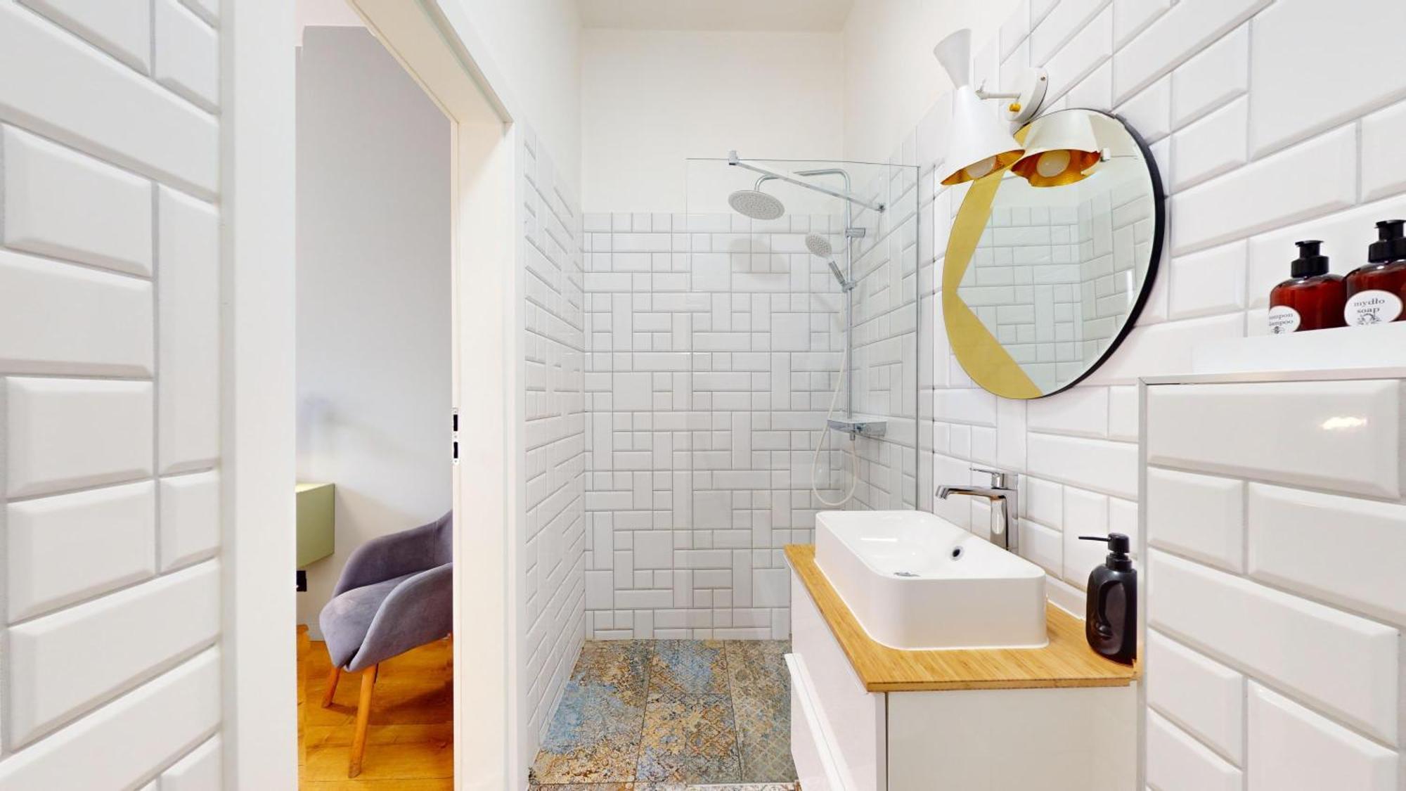 Family House Near The Market Square -perfect For Family & Business - Ksiecia Witolda Street 500 Steps To Market Square - 2 Bedrooms,2 Parking Places * Wroclaw